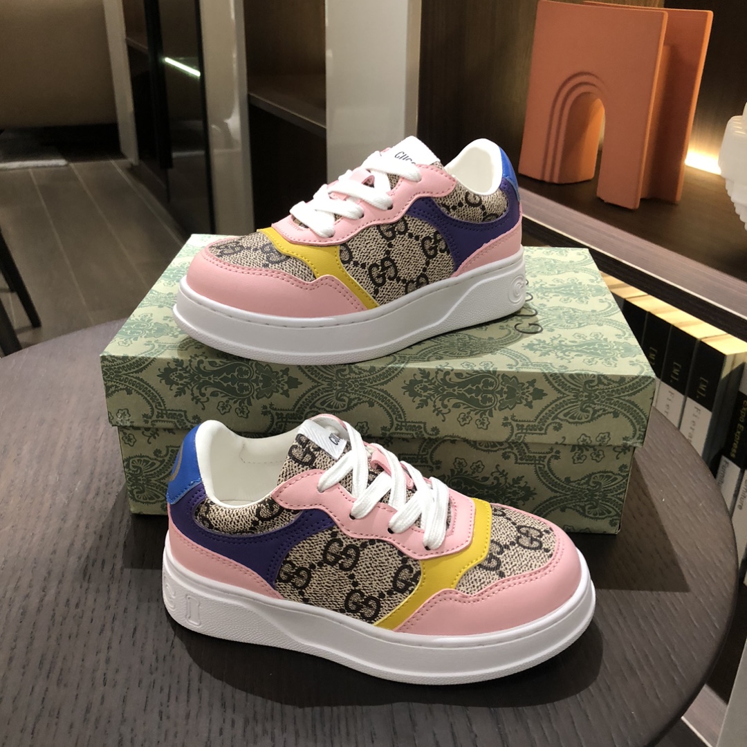 Children's shoes child